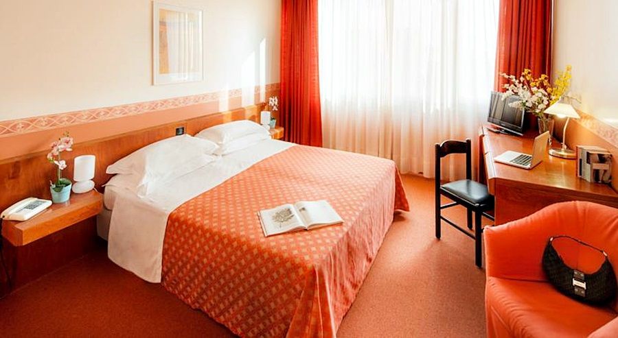 Hotel Salera Асти Экстерьер фото