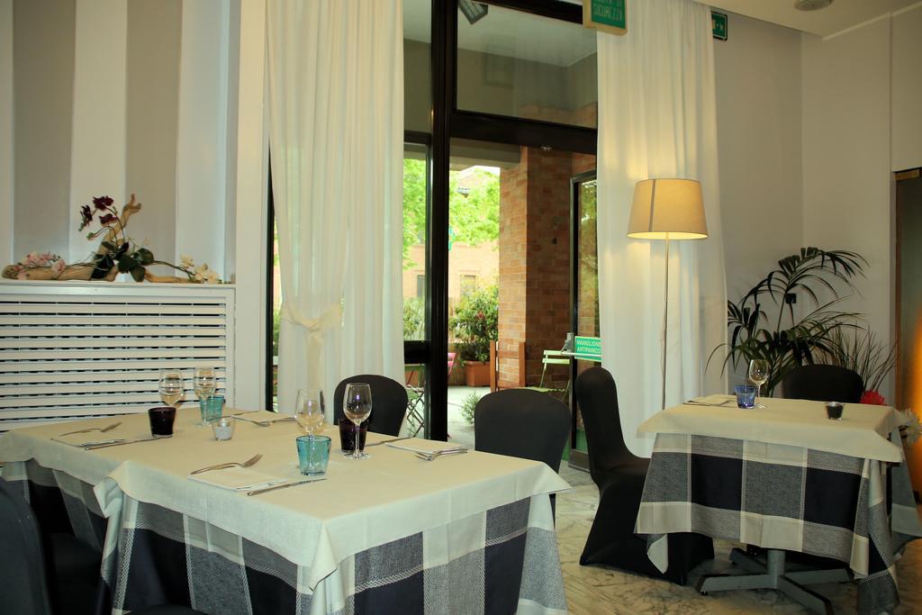 Hotel Salera Асти Экстерьер фото