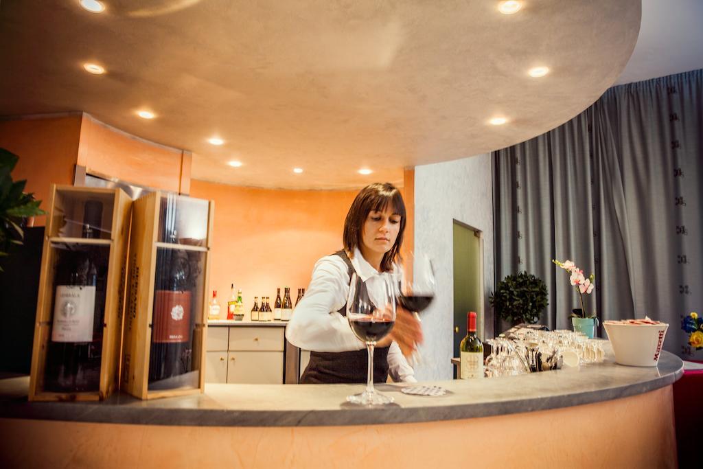 Hotel Salera Асти Экстерьер фото