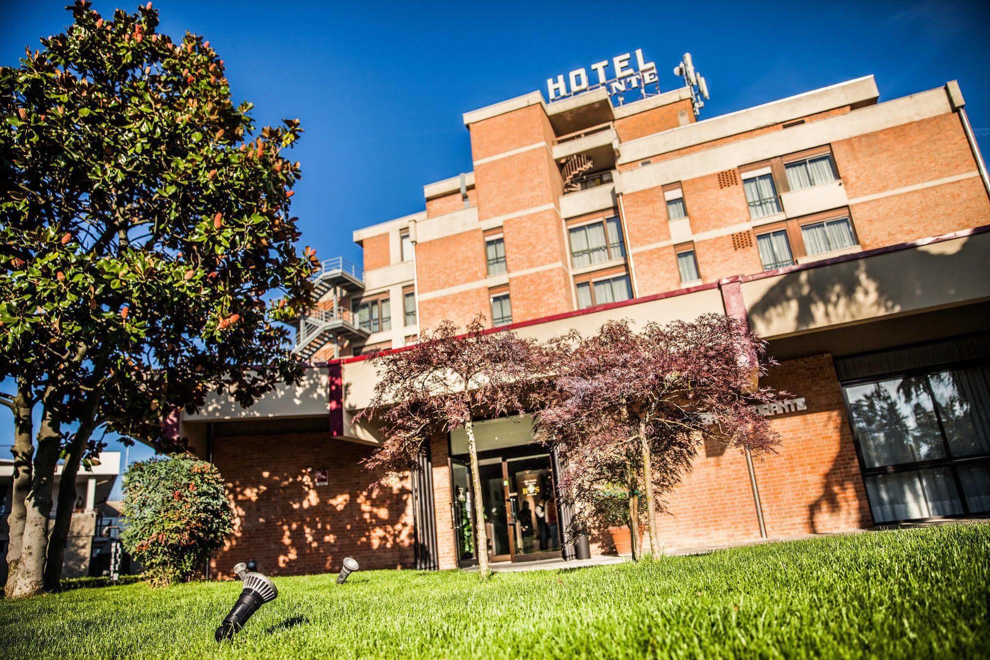 Hotel Salera Асти Экстерьер фото