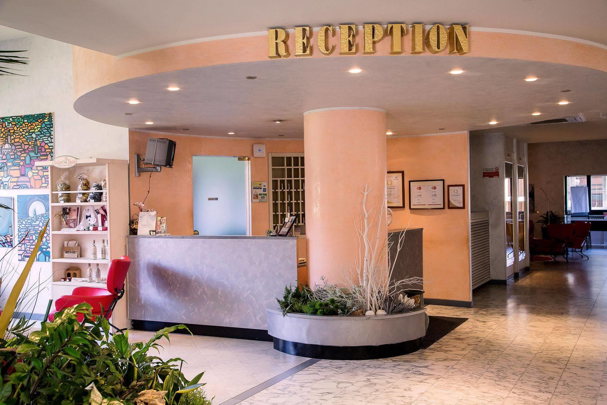 Hotel Salera Асти Экстерьер фото
