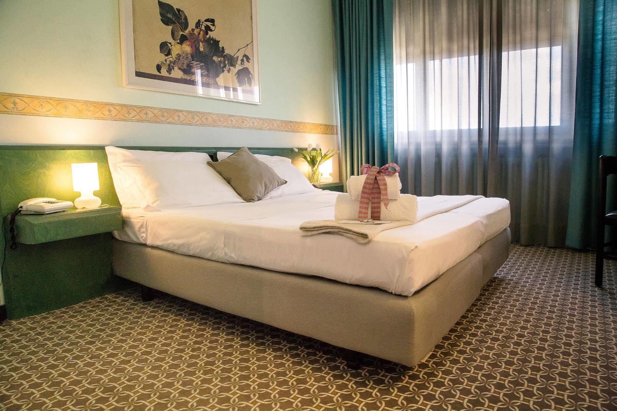 Hotel Salera Асти Экстерьер фото